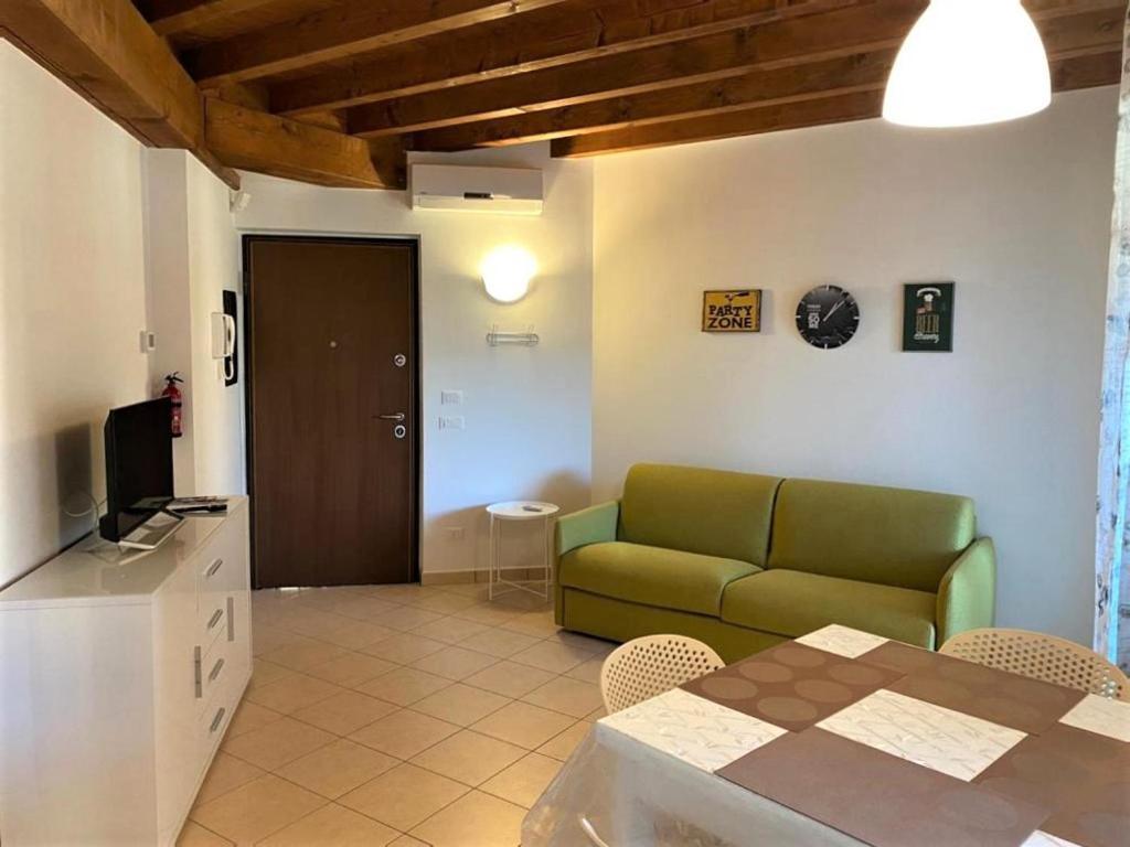The Flowers - Apartments With Private Garden In Residence With Pool Manerba del Garda Buitenkant foto