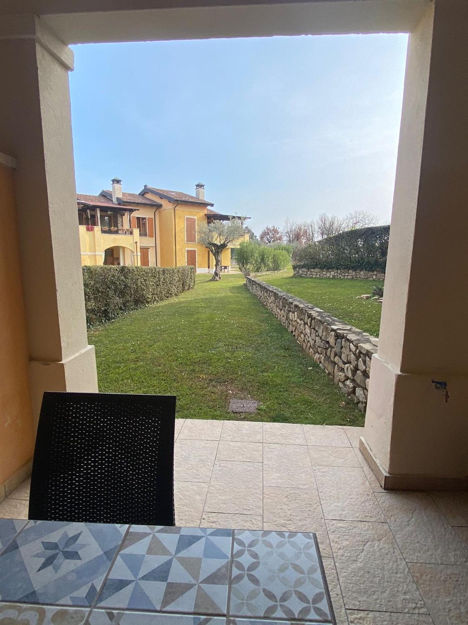 The Flowers - Apartments With Private Garden In Residence With Pool Manerba del Garda Buitenkant foto