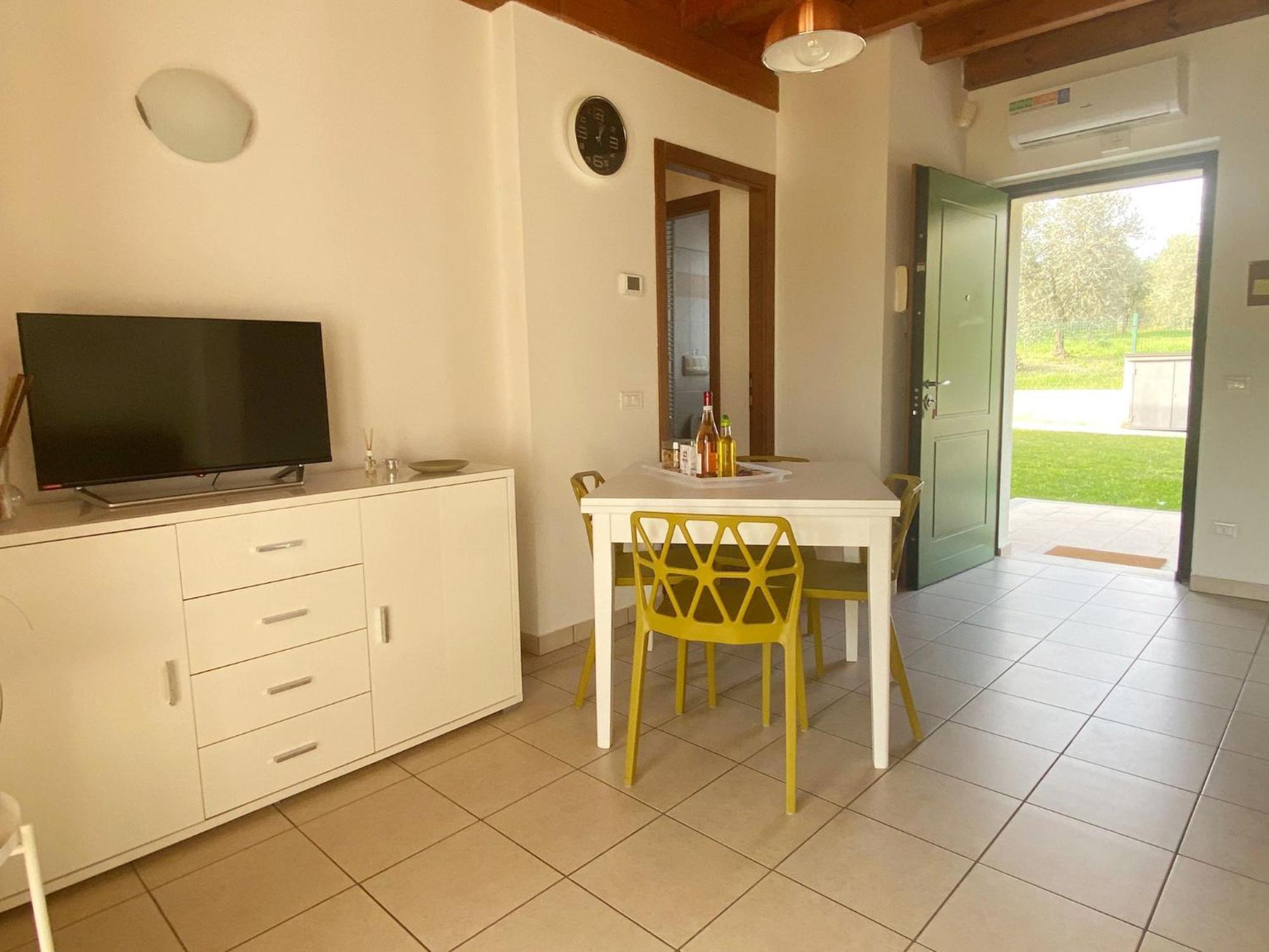 The Flowers - Apartments With Private Garden In Residence With Pool Manerba del Garda Buitenkant foto