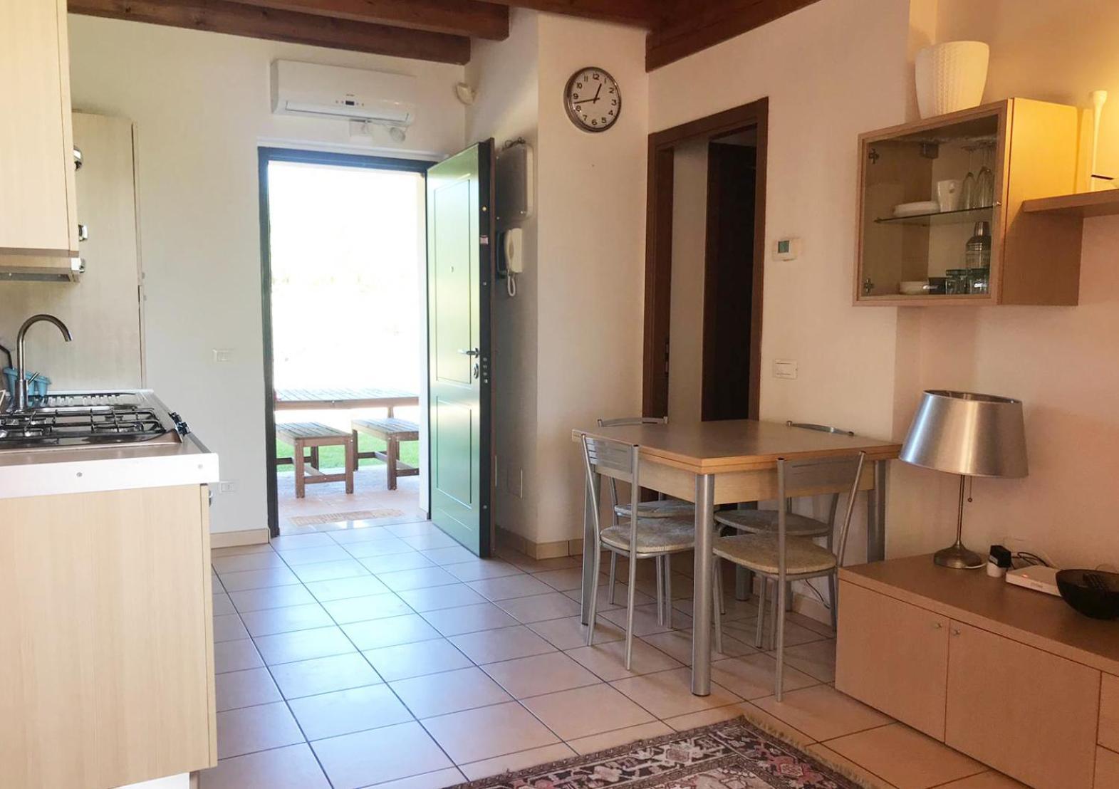 The Flowers - Apartments With Private Garden In Residence With Pool Manerba del Garda Buitenkant foto