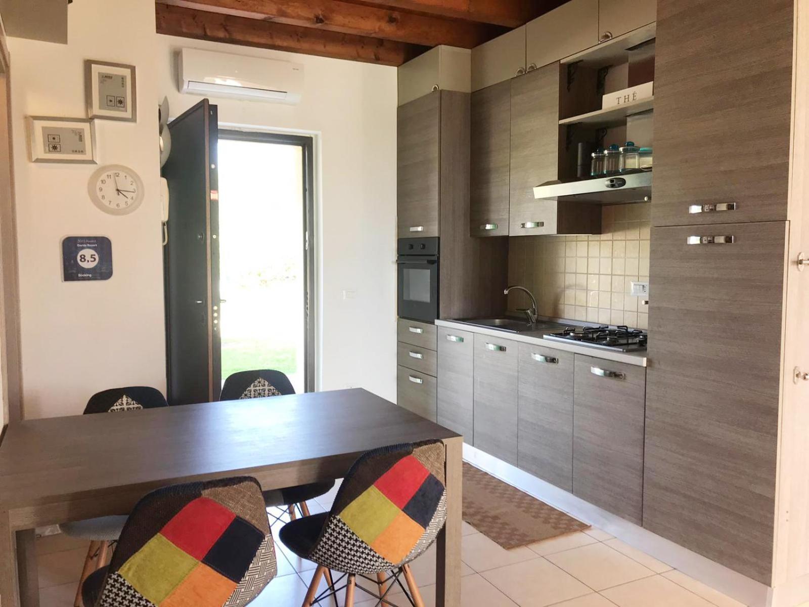 The Flowers - Apartments With Private Garden In Residence With Pool Manerba del Garda Buitenkant foto
